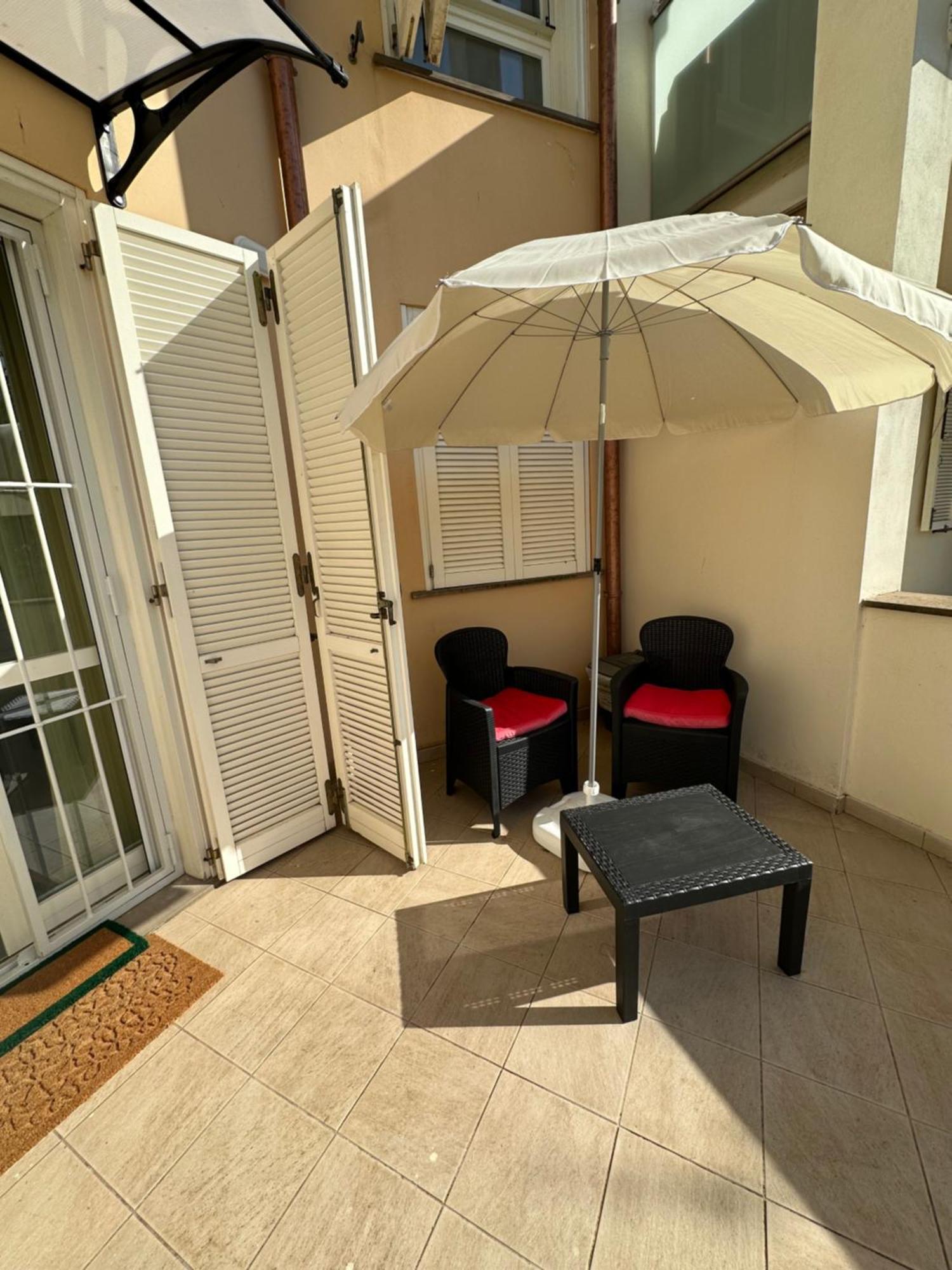 La Kasina Hotell Livorno Exteriör bild